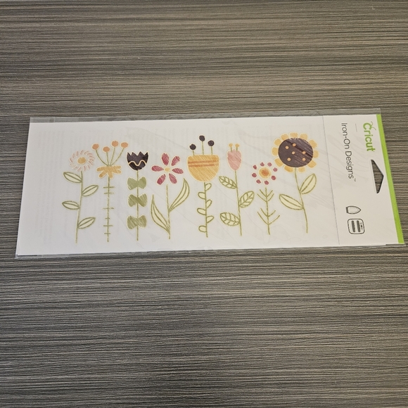 Cricut Iron-On Designs Bundle of 7 - Picture 6 of 10